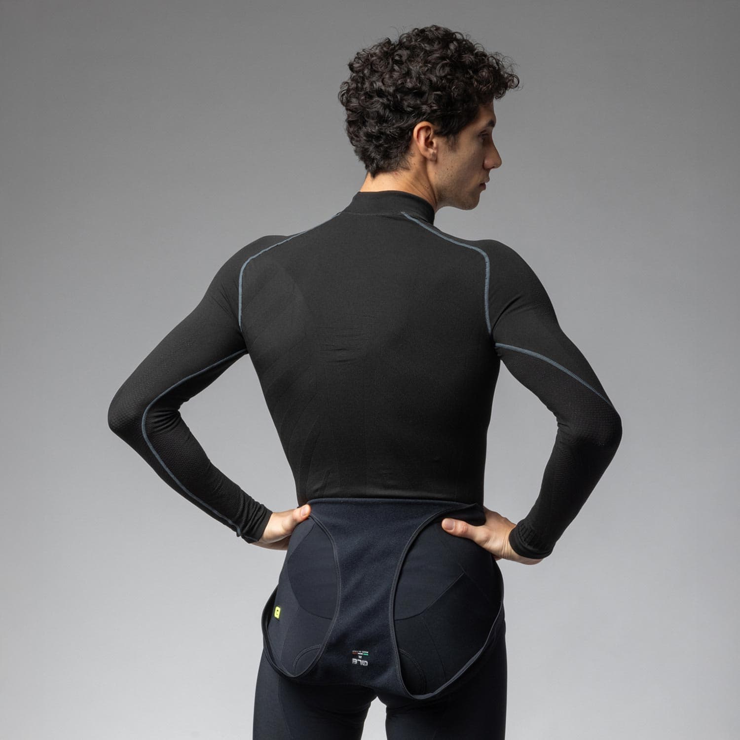 Ale Clothing Seamless S1 Mens Carbon Baselayer — detail view 2