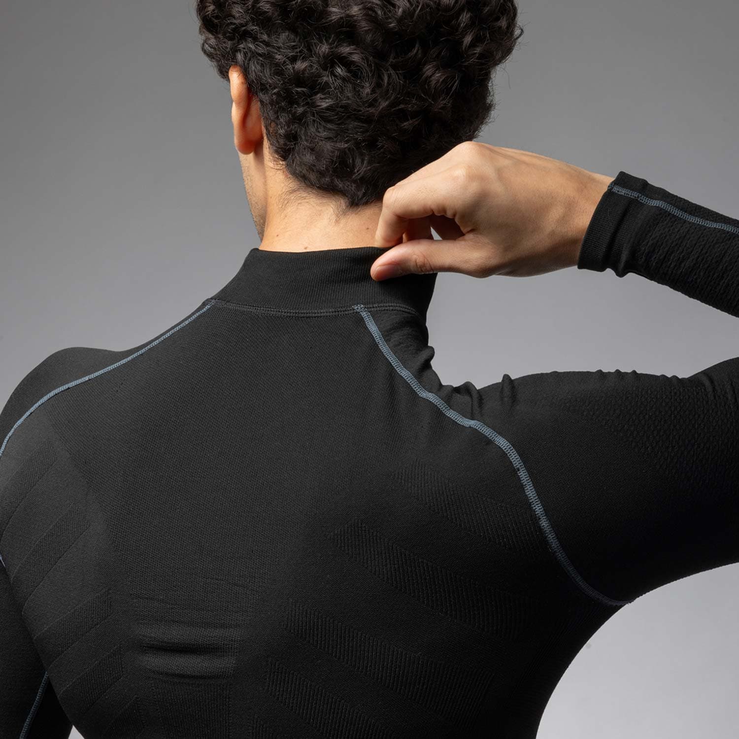 Ale Clothing Seamless S1 Mens Carbon Baselayer — detail view 8