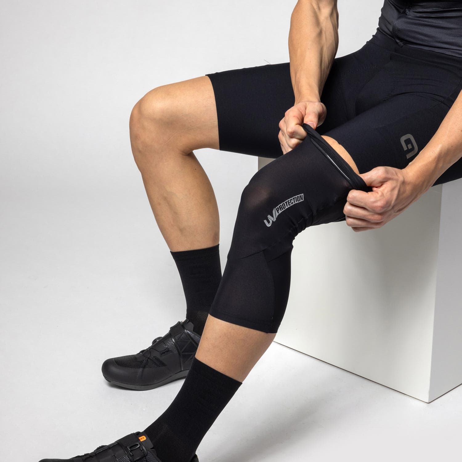 Ale Clothing Estate Knee Bands — detail view 6