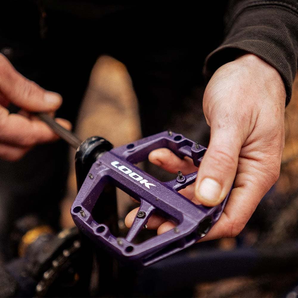 Look Trail Roc Flat Purple Pedals — detail view 5