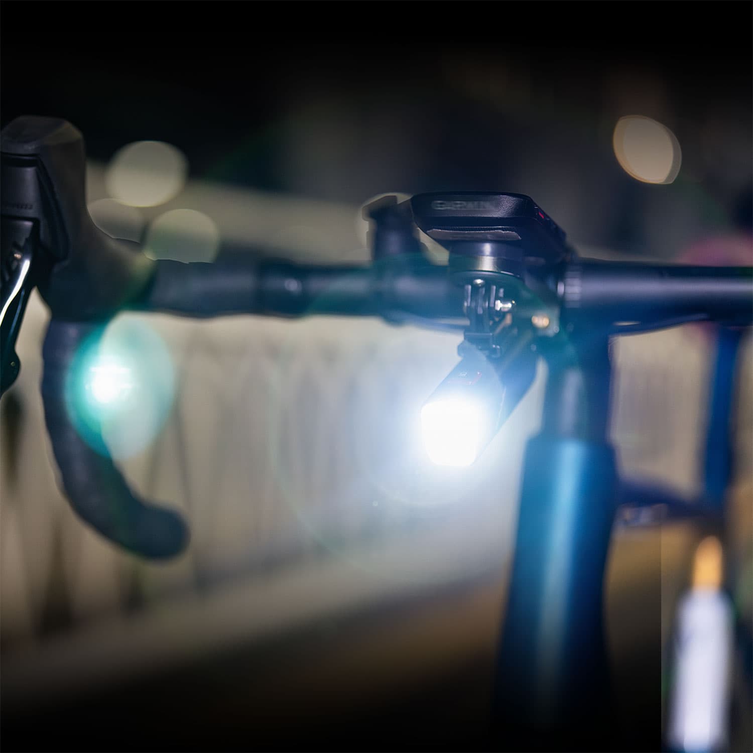 Magene At1600 Smart Front Light — detail view 4