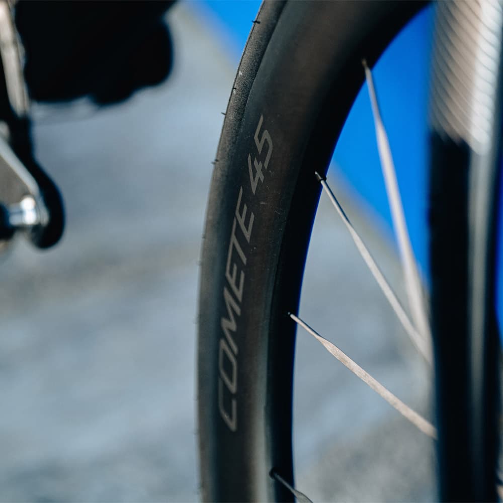 Mavic Comete 45 Ceramic Disc Wheels — detail view 7
