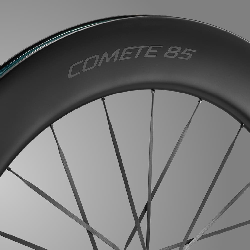 Mavic Comete 85 Ceramic Disc Wheels — detail view 5